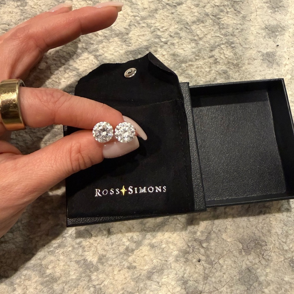 Ross Simons diamond earring - Picture 2 of 2